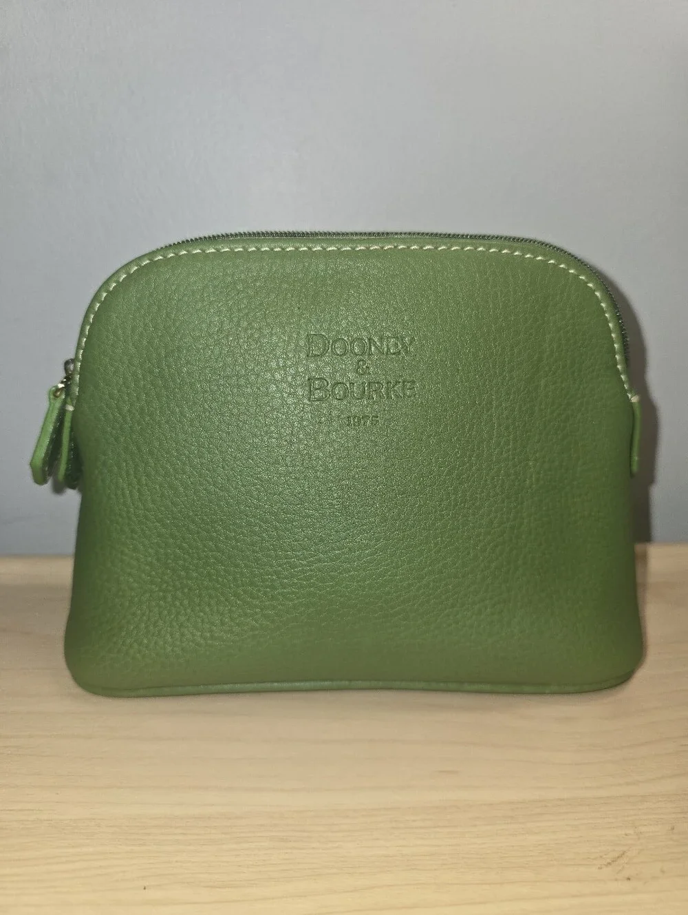 DOONEY & BOURKE Green Pebbled Leather Cosmetic Makeup Pouch Toiletry Zip Case